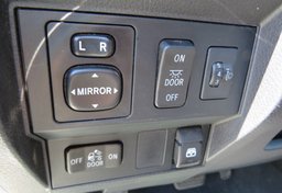 2015 Toyota Tundra 4WD Truck - Image 43