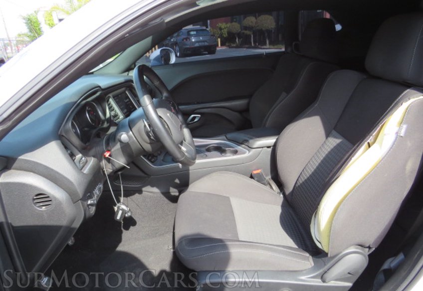 2019 Dodge Challenger - Image 31