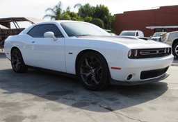 2019 Dodge Challenger - Image 4