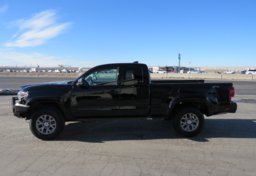 2019 Toyota Tacoma 4WD - Image 10