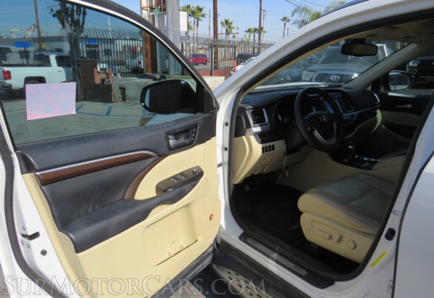 2015 Toyota Highlander - Image 21