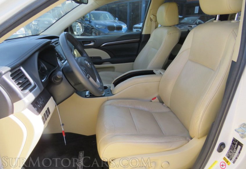 2015 Toyota Highlander - Image 25