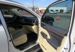 2015 Toyota Highlander - Image 22