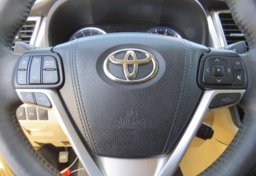 2015 Toyota Highlander - Image 36