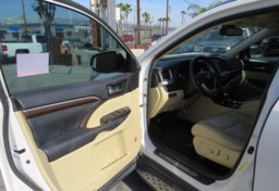 2015 Toyota Highlander - Image 21