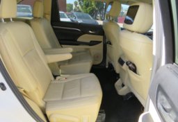 2015 Toyota Highlander - Image 30