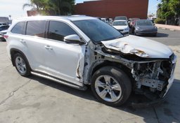 2015 Toyota Highlander - Image 2