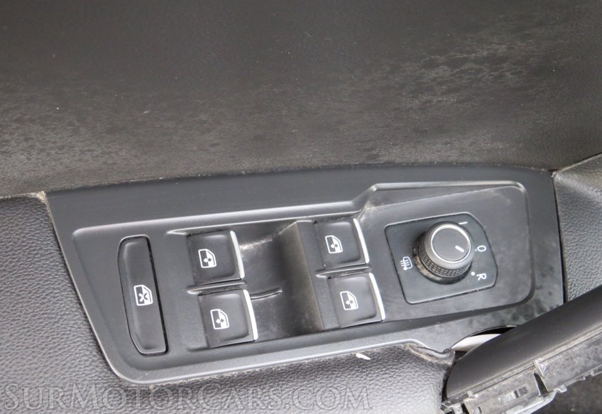 2021 Volkswagen Tiguan - Image 38