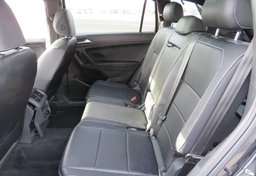 2021 Volkswagen Tiguan - Image 25