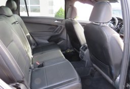 2021 Volkswagen Tiguan - Image 21