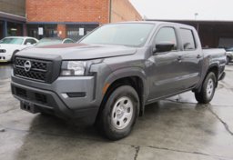 2022 Nissan Frontier - Image 3