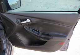 2017 Ford Focus - Image 43