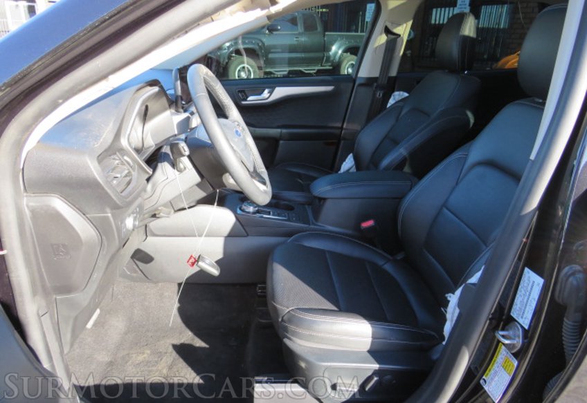 2020 Ford Escape - Image 25