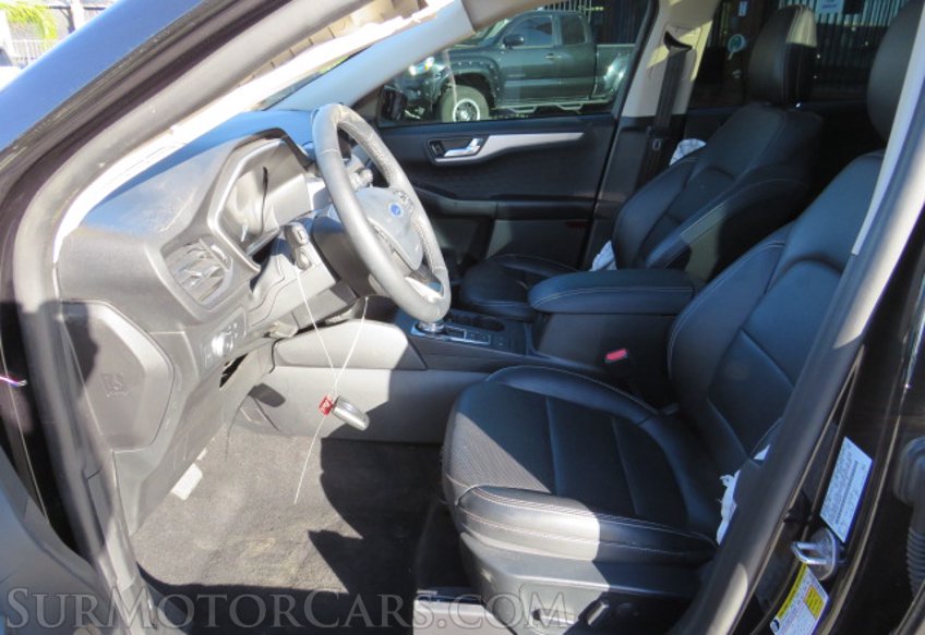 2020 Ford Escape - Image 27