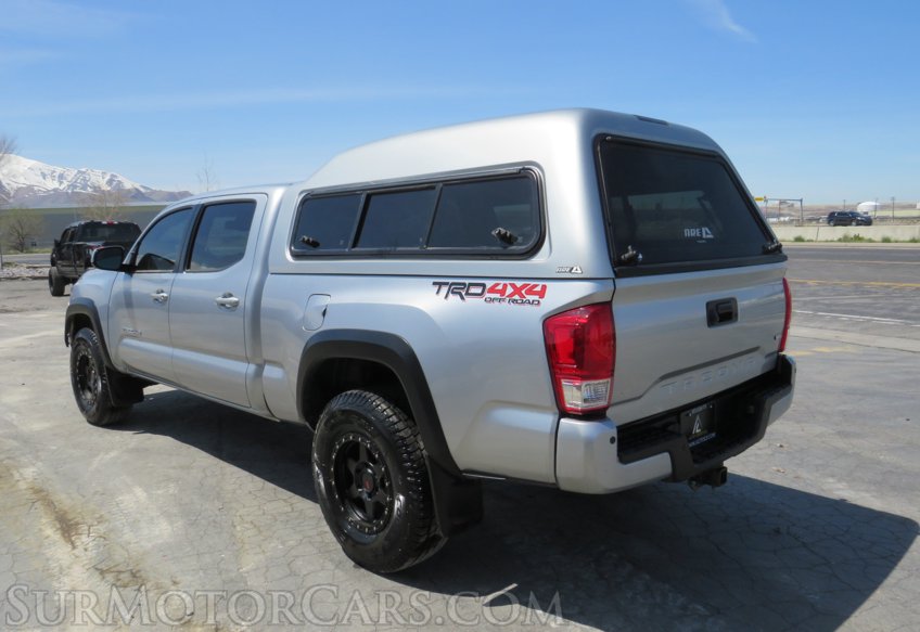 2022 Toyota Tacoma 4WD - Image 5