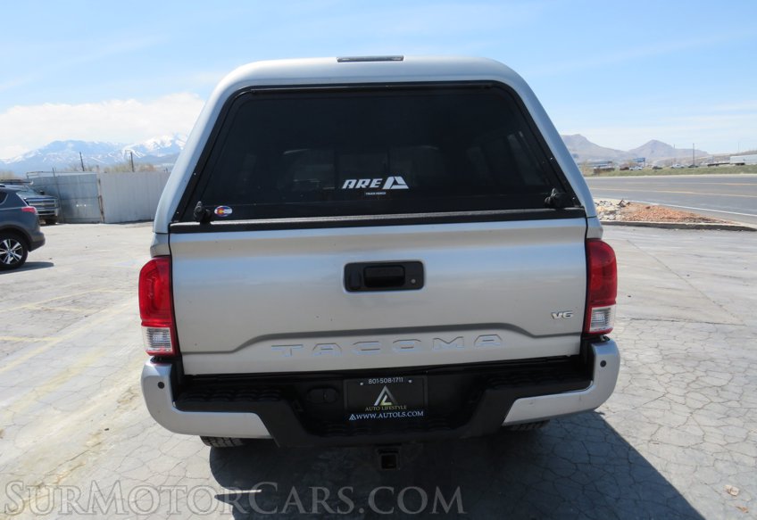 2022 Toyota Tacoma 4WD - Image 11