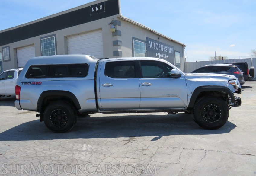 2022 Toyota Tacoma 4WD - Image 10