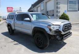 2022 Toyota Tacoma 4WD - Image 2
