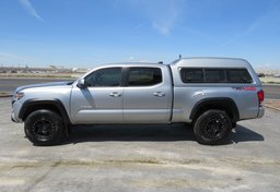 2022 Toyota Tacoma 4WD - Image 9