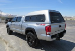 2022 Toyota Tacoma 4WD - Image 7