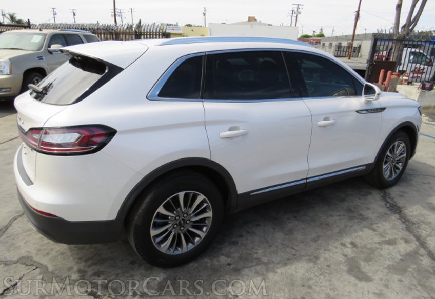 2019 Lincoln Nautilus - Image 5