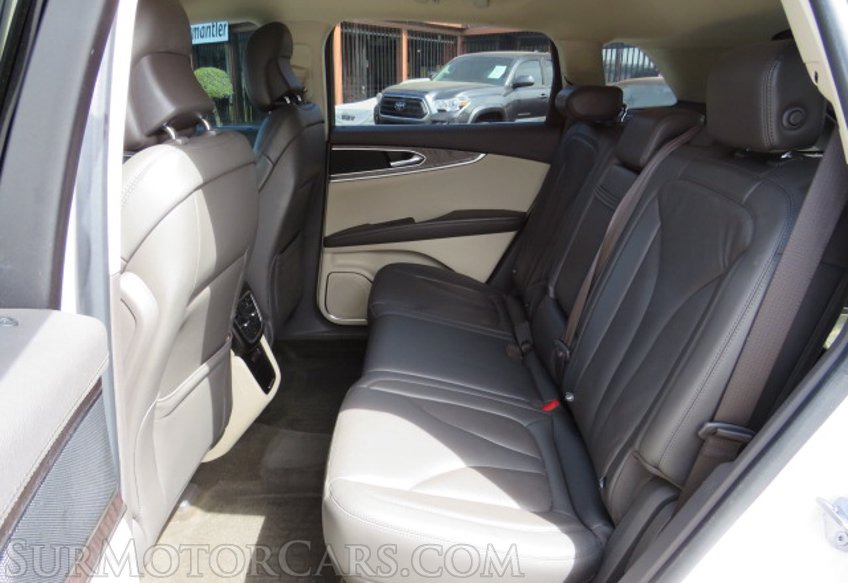 2019 Lincoln Nautilus - Image 30