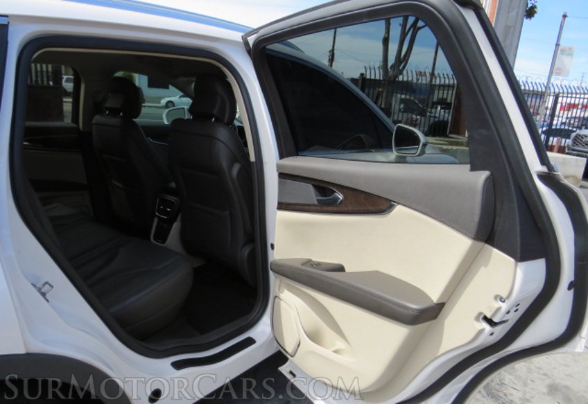 2019 Lincoln Nautilus - Image 25
