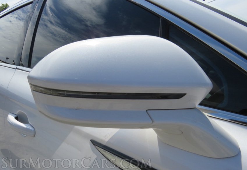 2019 Lincoln Nautilus - Image 17