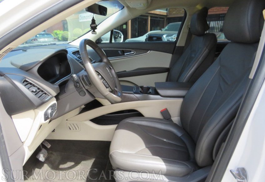 2019 Lincoln Nautilus - Image 28