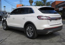2019 Lincoln Nautilus - Image 8