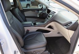 2019 Lincoln Nautilus - Image 29