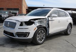 2019 Lincoln Nautilus - Image 4