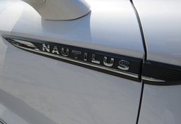 2019 Lincoln Nautilus - Image 21