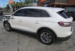 2019 Lincoln Nautilus - Image 6