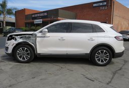 2019 Lincoln Nautilus - Image 12