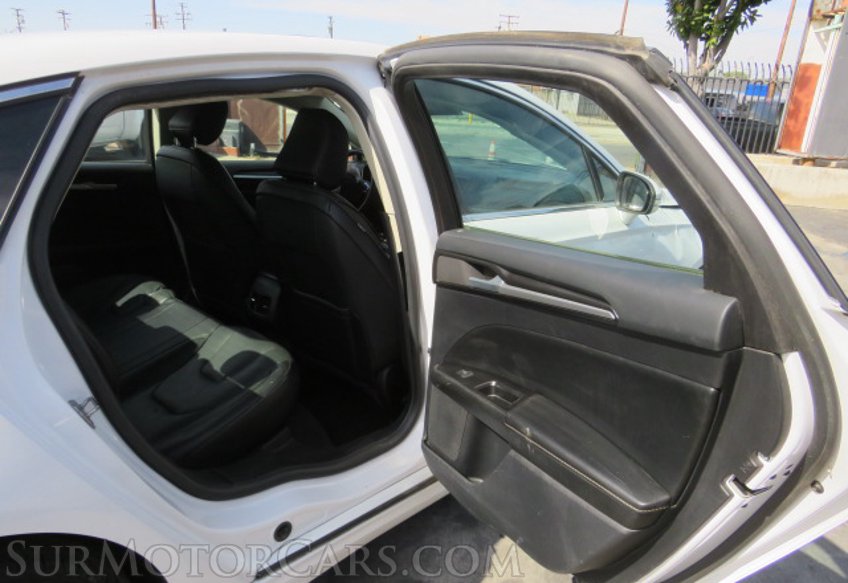 2020 Ford Fusion Hybrid - Image 23