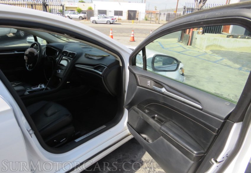 2020 Ford Fusion Hybrid - Image 21