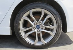 2020 Ford Fusion Hybrid - Image 19