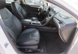 2020 Ford Fusion Hybrid - Image 29