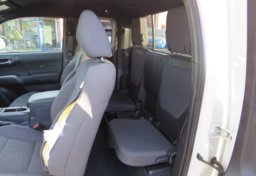 2017 Toyota Tacoma - Image 28