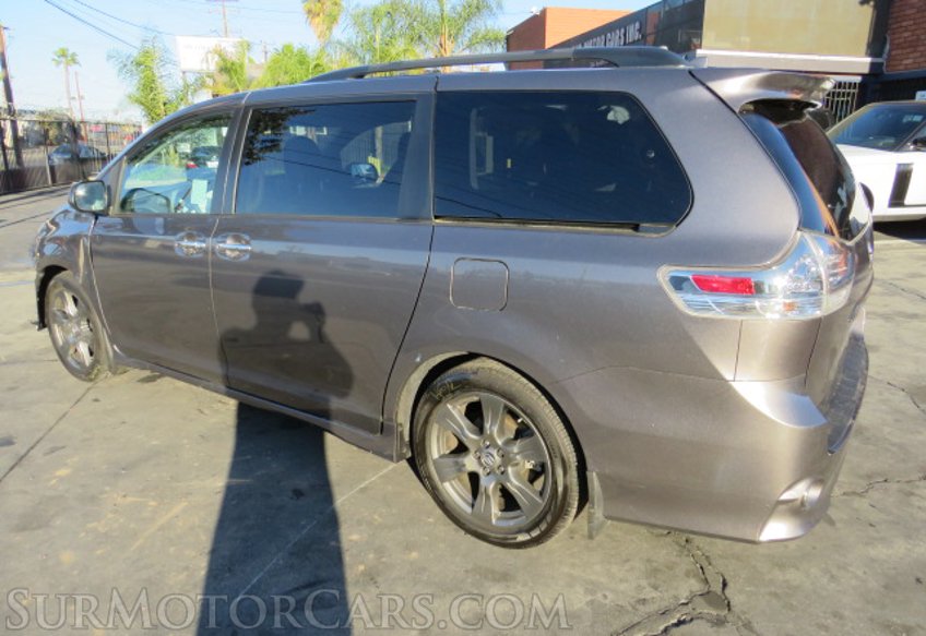 2020 Toyota Sienna - Image 7