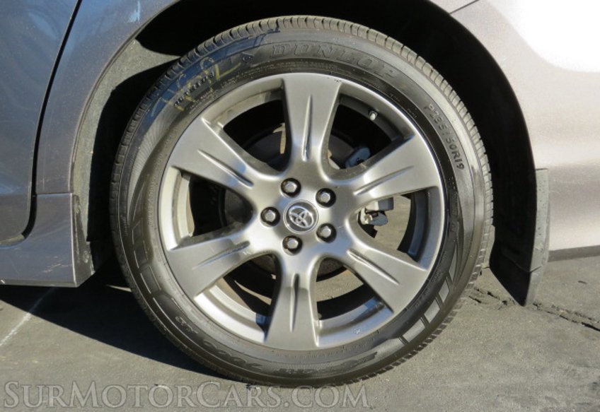 2020 Toyota Sienna - Image 18