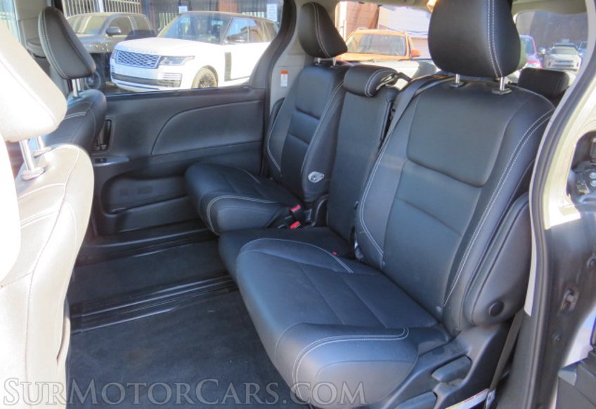 2020 Toyota Sienna - Image 29