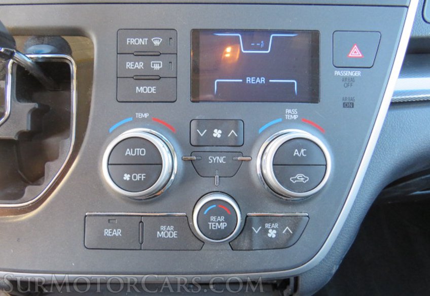 2020 Toyota Sienna - Image 41