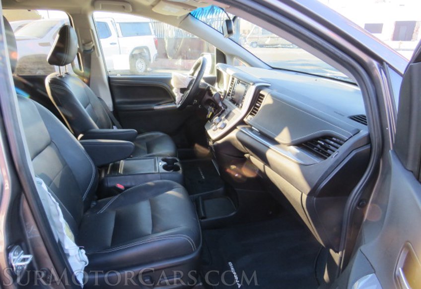 2020 Toyota Sienna - Image 22