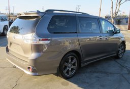 2020 Toyota Sienna - Image 8
