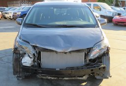 2020 Toyota Sienna - Image 11