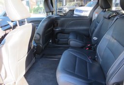 2020 Toyota Sienna - Image 27