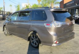 2020 Toyota Sienna - Image 5