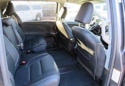 2020 Toyota Sienna - Image 30